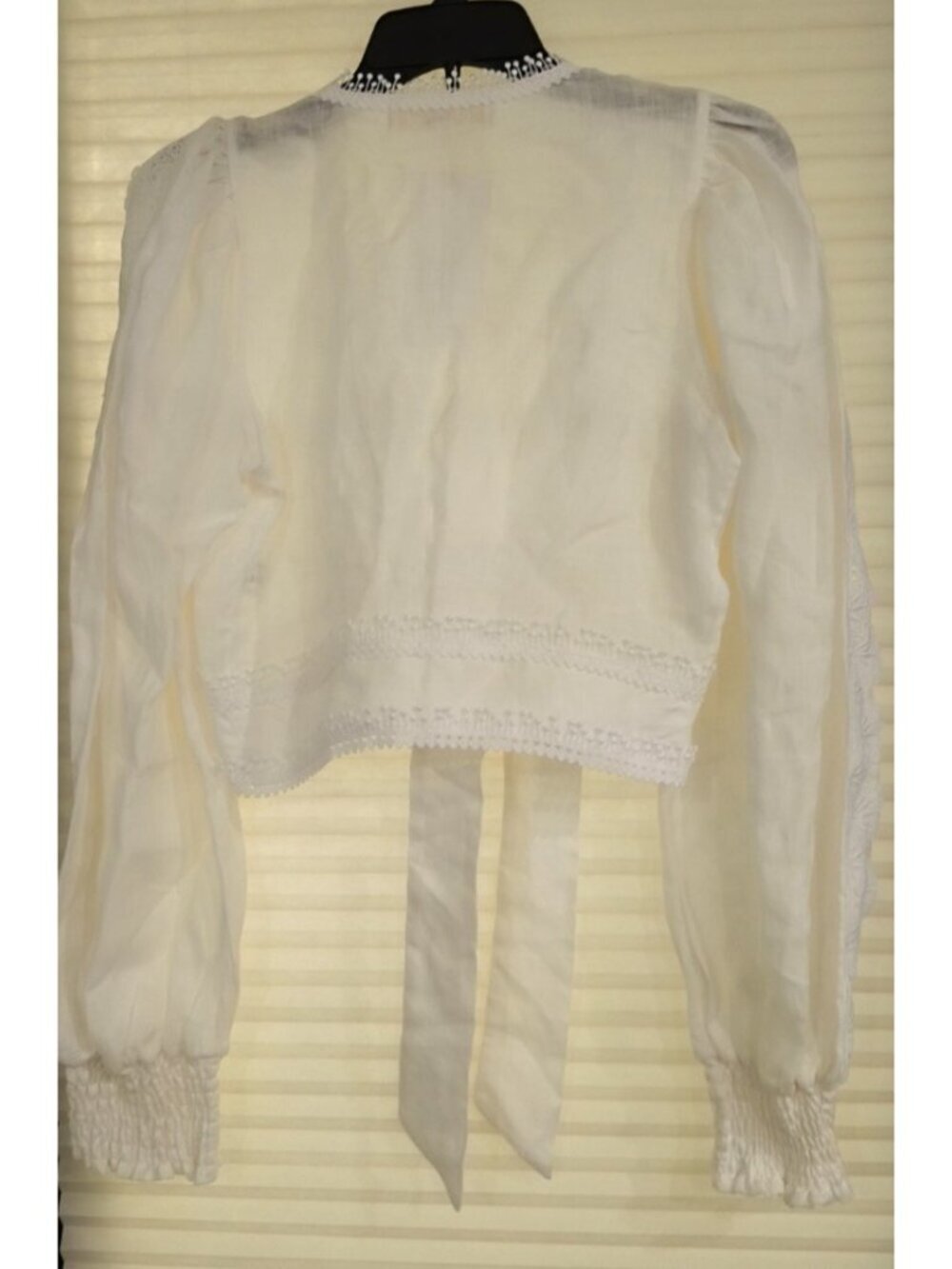 Waimari Women Cropped V-Neck Tie Front White Long Sleeve Blouse Size L - Picture 9 of 12